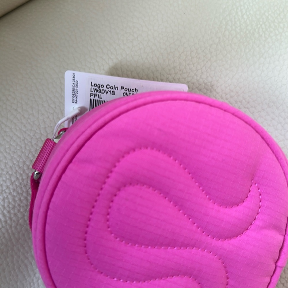 Lululemon Logo Pouch NWT Attach to belt, belt loop, bag, or backpack PINK - Picture 5 of 11